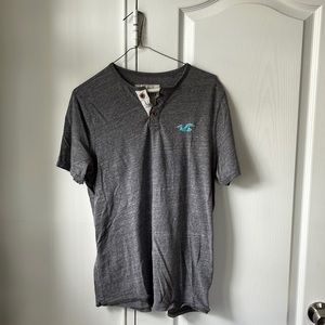 Hollister open neck short sleeve Henley shirt, size: XL